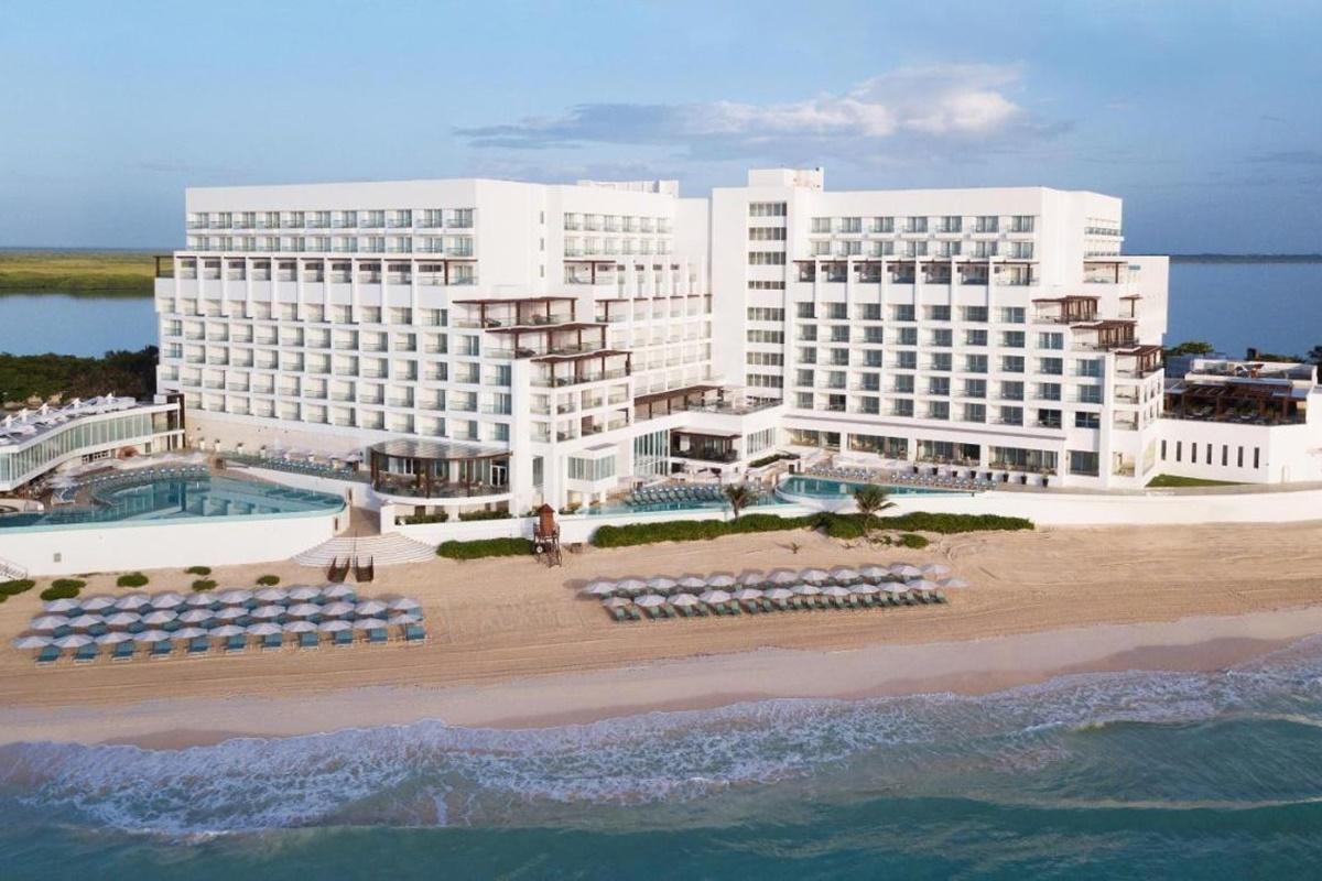 Sun Palace (Adults Only) Канкун Екстериор снимка